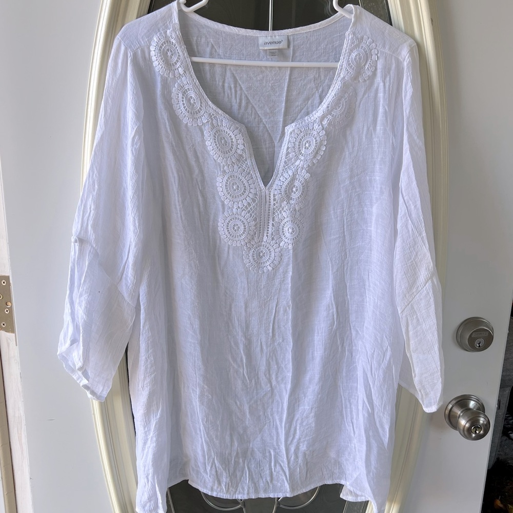 Detailed white top size 18/20